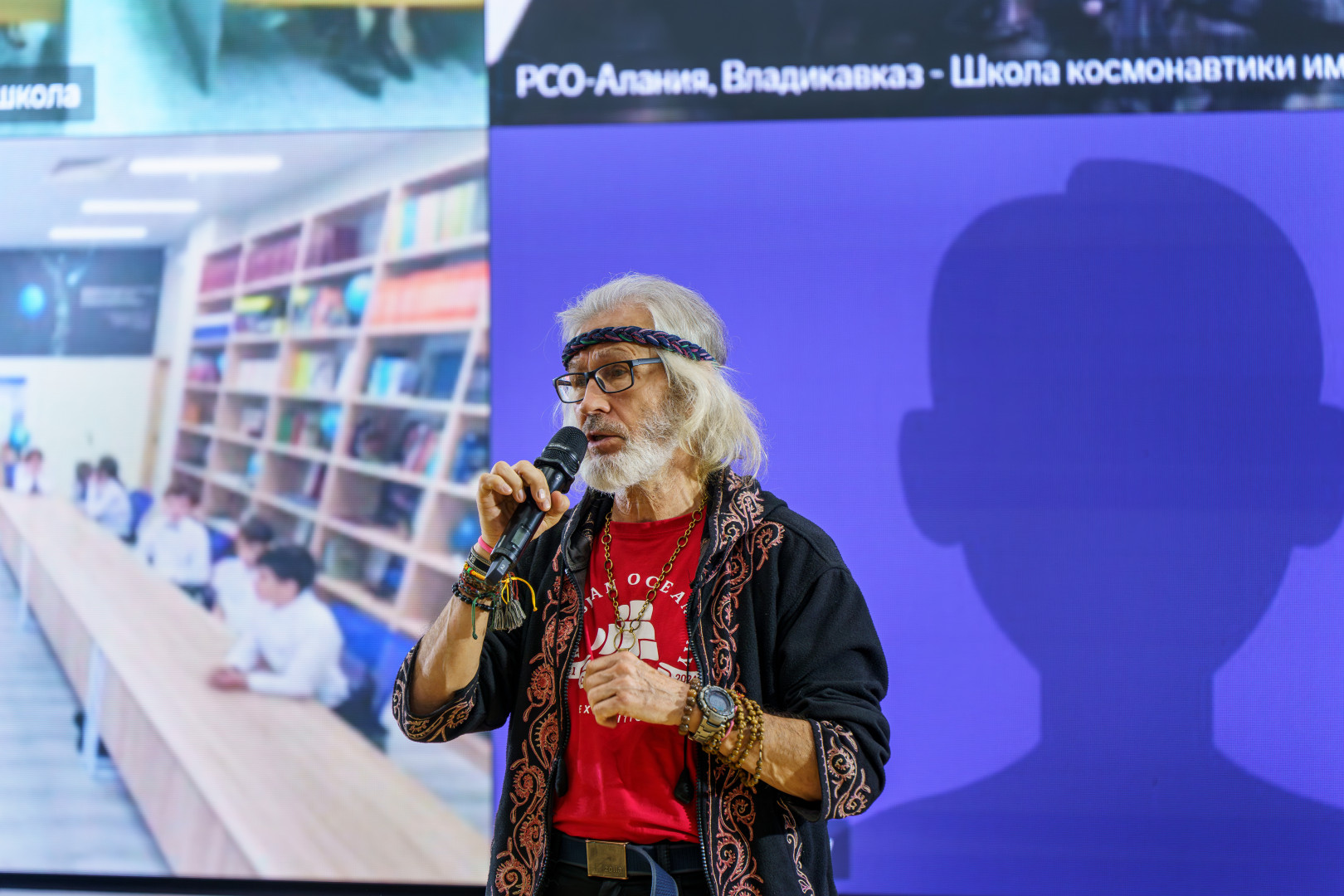 Выступает Евгений Ковалевский. Фото: Сергей Пархоменко/Томское областное отделение РГО