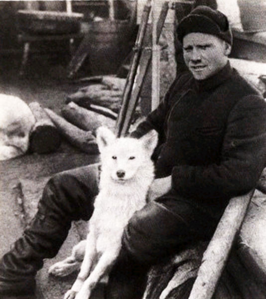 Георгий Седов на борту шхуны