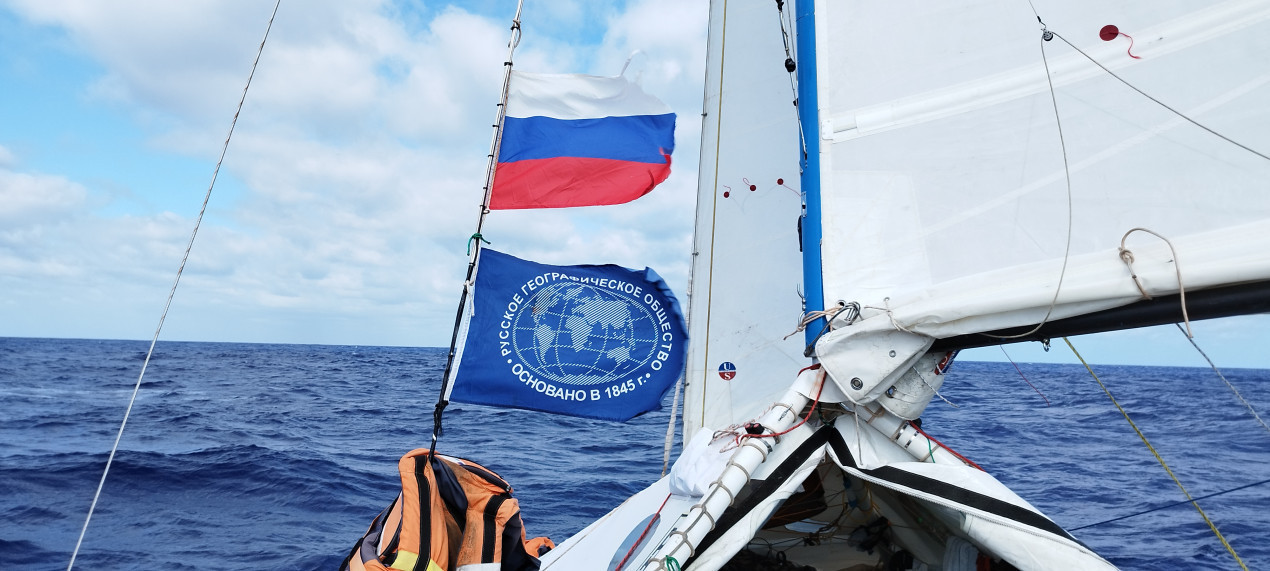 Under the flag of Russia and the RGS. Photos of the expedition participants