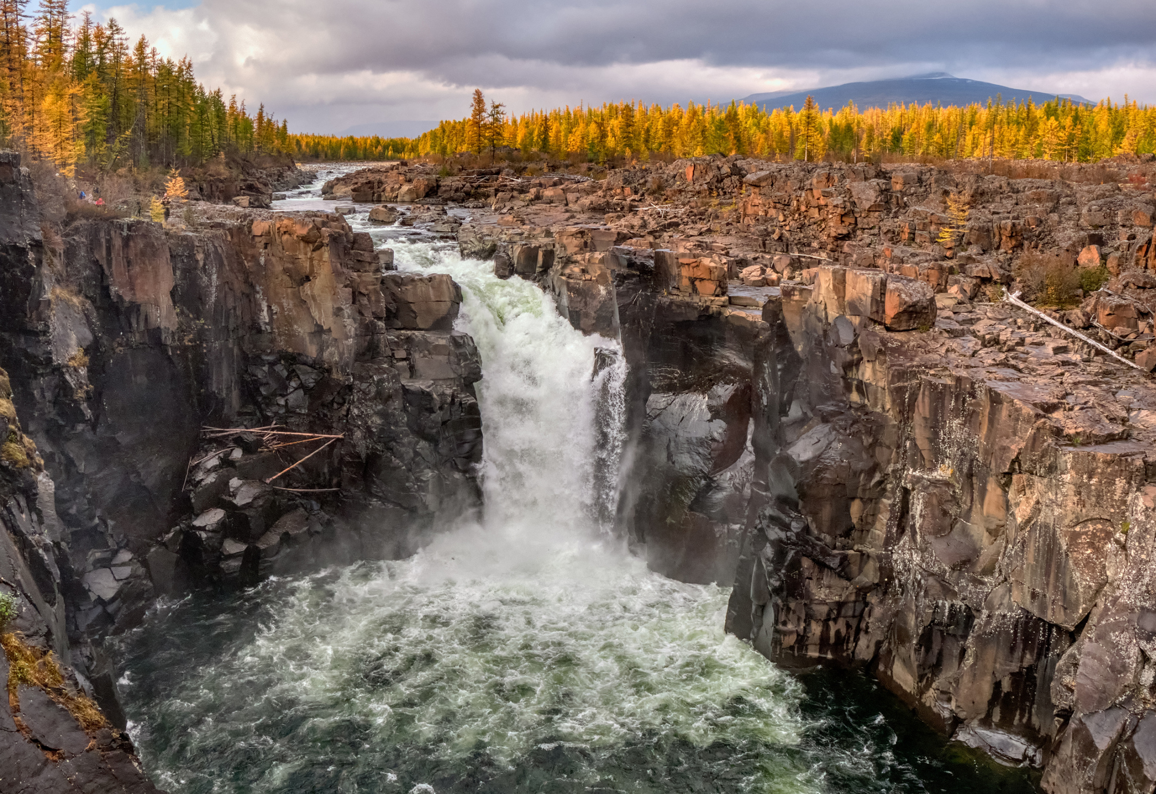 Невероятные водопады плато Путорана. Фото: Константин Леонтьев, участник фотоконкурса РГО 