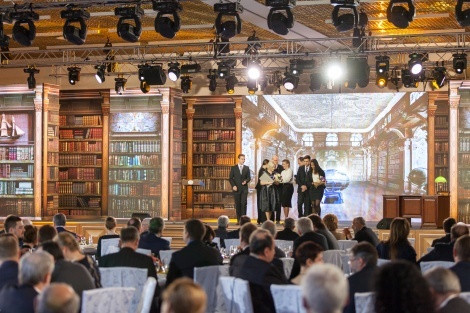 Handing in of the Award of the Society, 2014. Photo by Ilya Melnikov