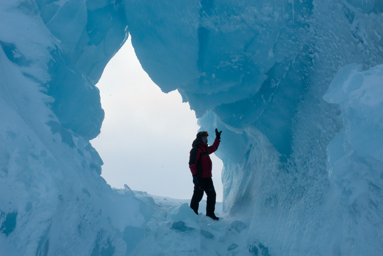 Ледниковые купола Лунный и Кропоткина покрывают значительную часть острова Земля Александры. Фото: Вадим Штрик, GeoPhoto