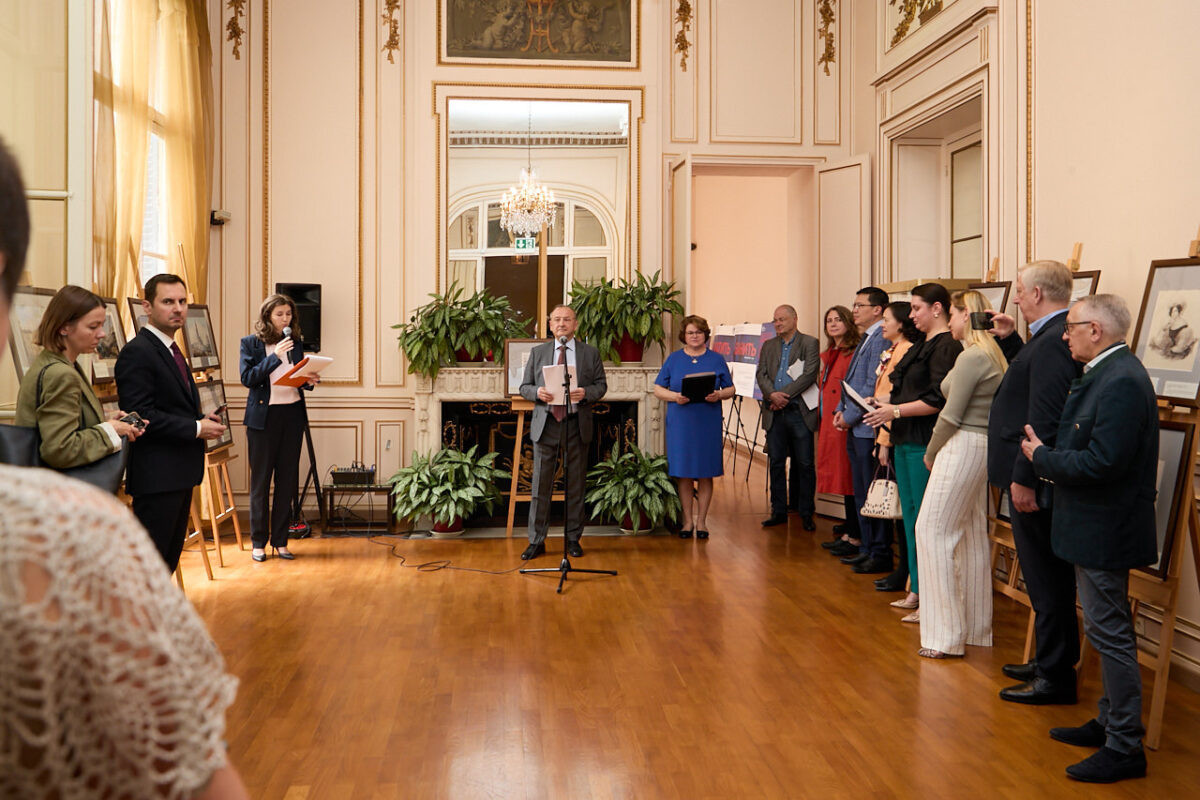 At the opening of the RGS exhibition. Photo courtesy of the Russian House of Science and Culture in Paris