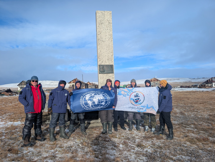Памятник-стела Ушакову. Фото предоставлено участниками экспедиции