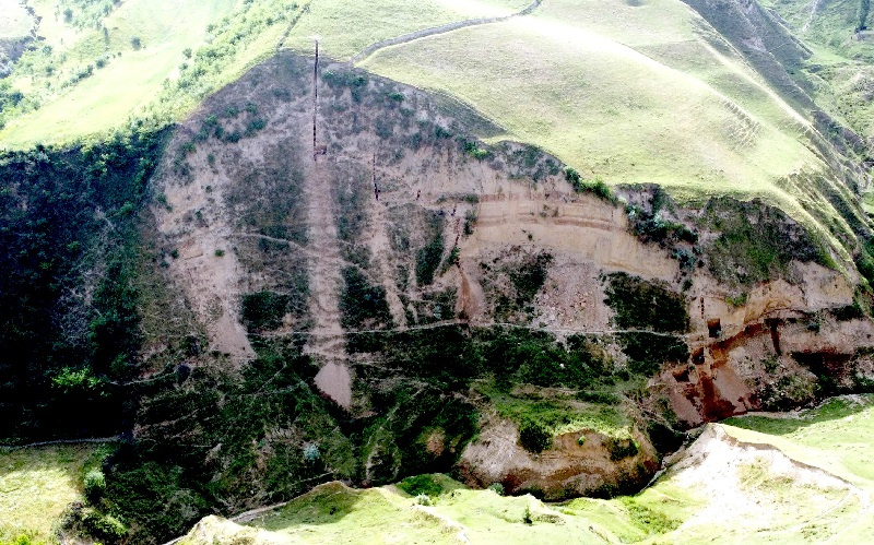 Общий вид разреза Кульдара с расположением геологических траншей и археологических раскопов. Фото: Реджеп Курбанов