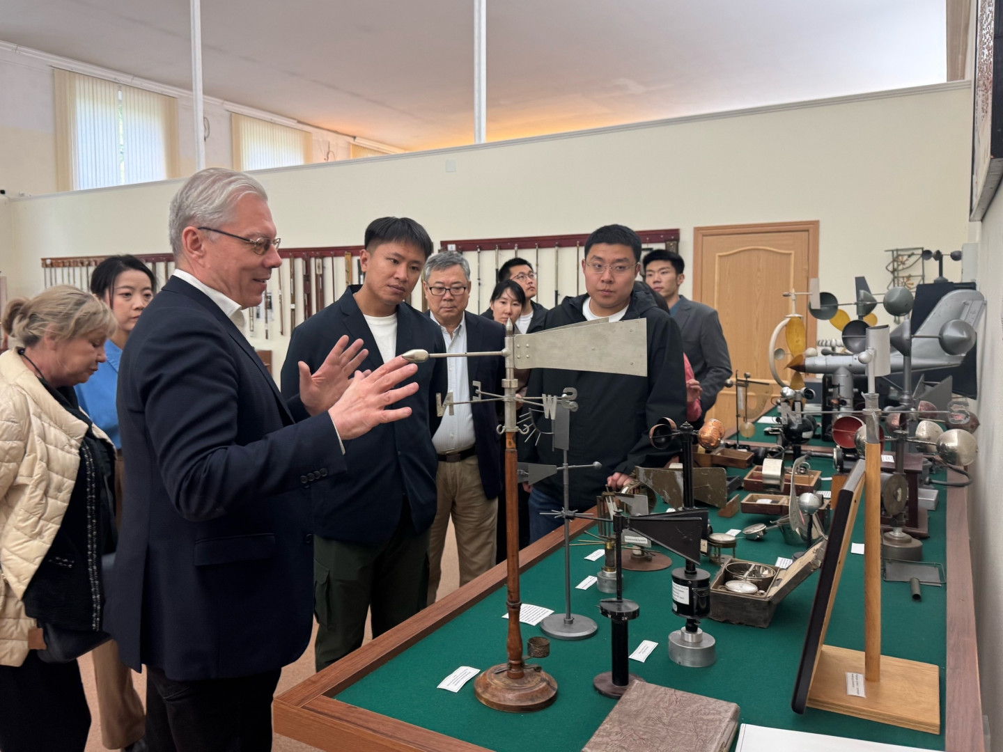 With Vladimir Kattsov, General Director of the Voeikov Main Geophysical Observatory, at the Meteorological Museum. Photo: RGS press service

