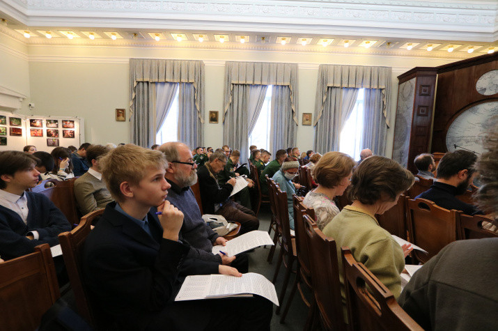 Участники Географического диктанта-2022 в Штаб-квартире РГО в Петербурге. Фото: Татьяна Николаева