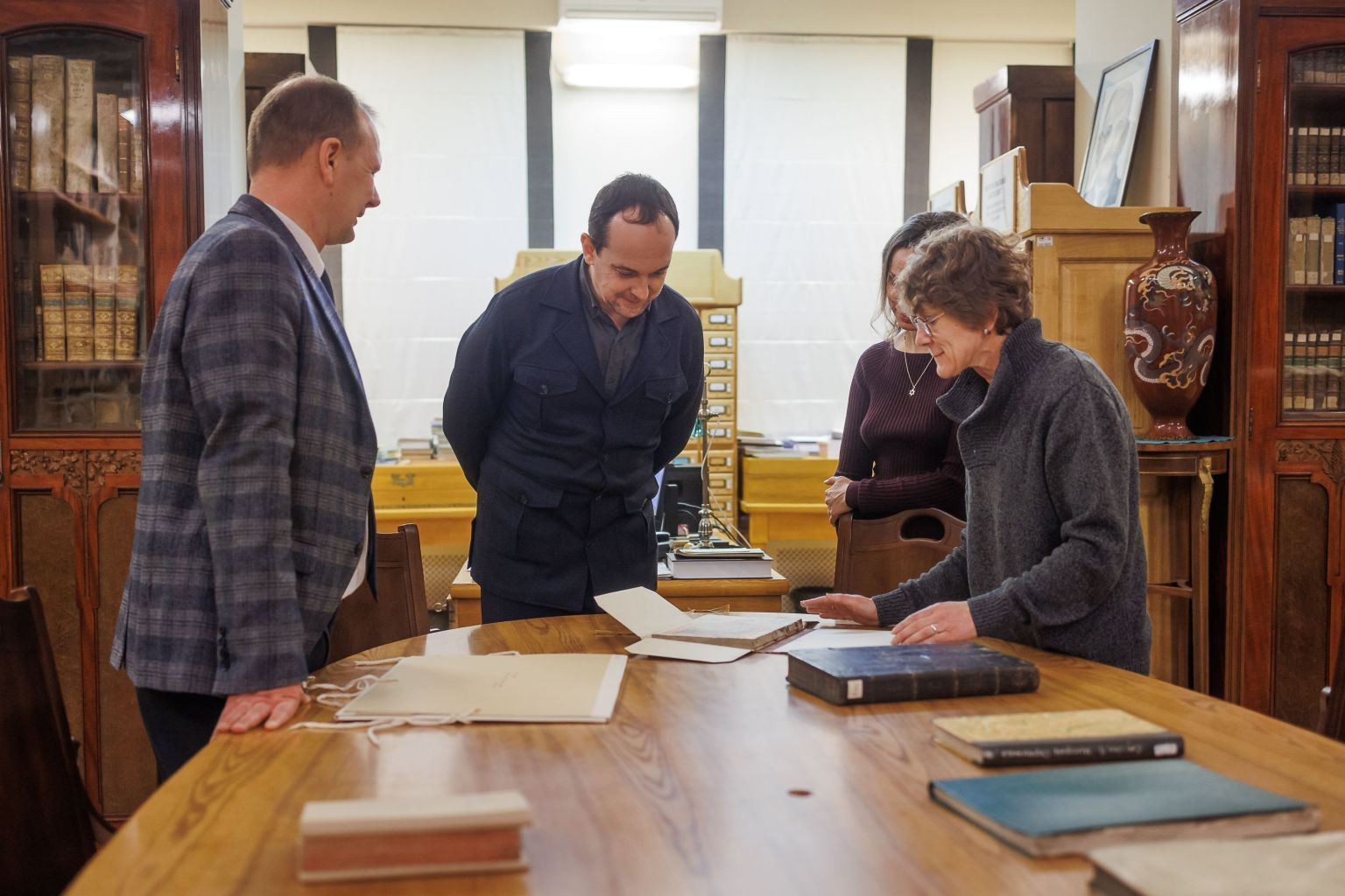 Визит Ильи Чукалина в Штаб-квартиру Русского географического общества. Фото: Ольга Семенова / пресс-служба Штаб-квартиры РГО в Санкт-Петербурге