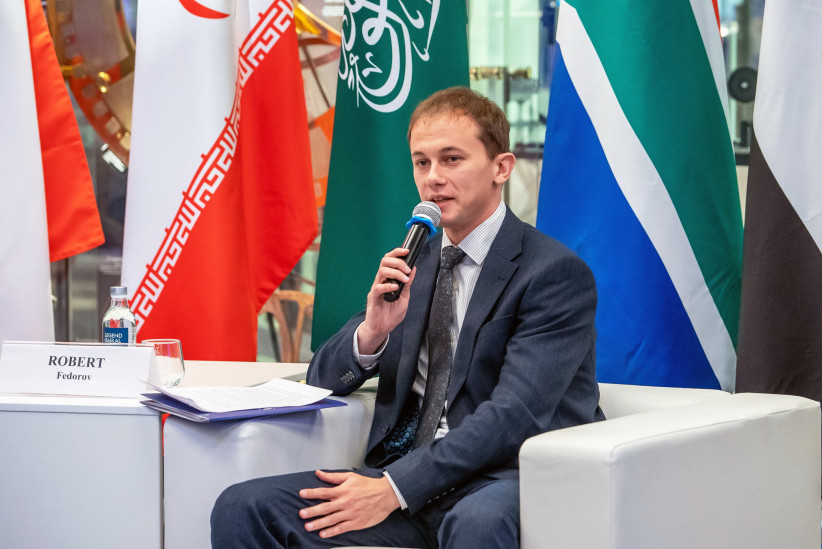 И.&nbsp;о. директора Департамента международного сотрудничества Минобрнауки России Роберт Федоров. Фото: Владимир Нескоромный/пресс-служба РГО