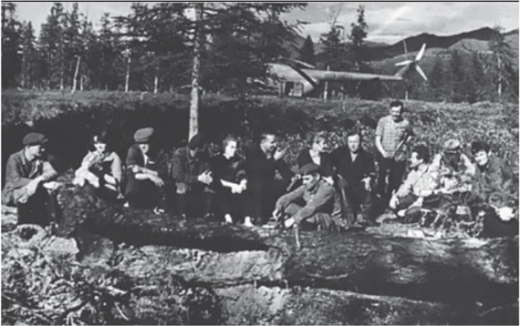 Бивак полевиков. Фото из архивов С. Бурасовского и В. Сорокина