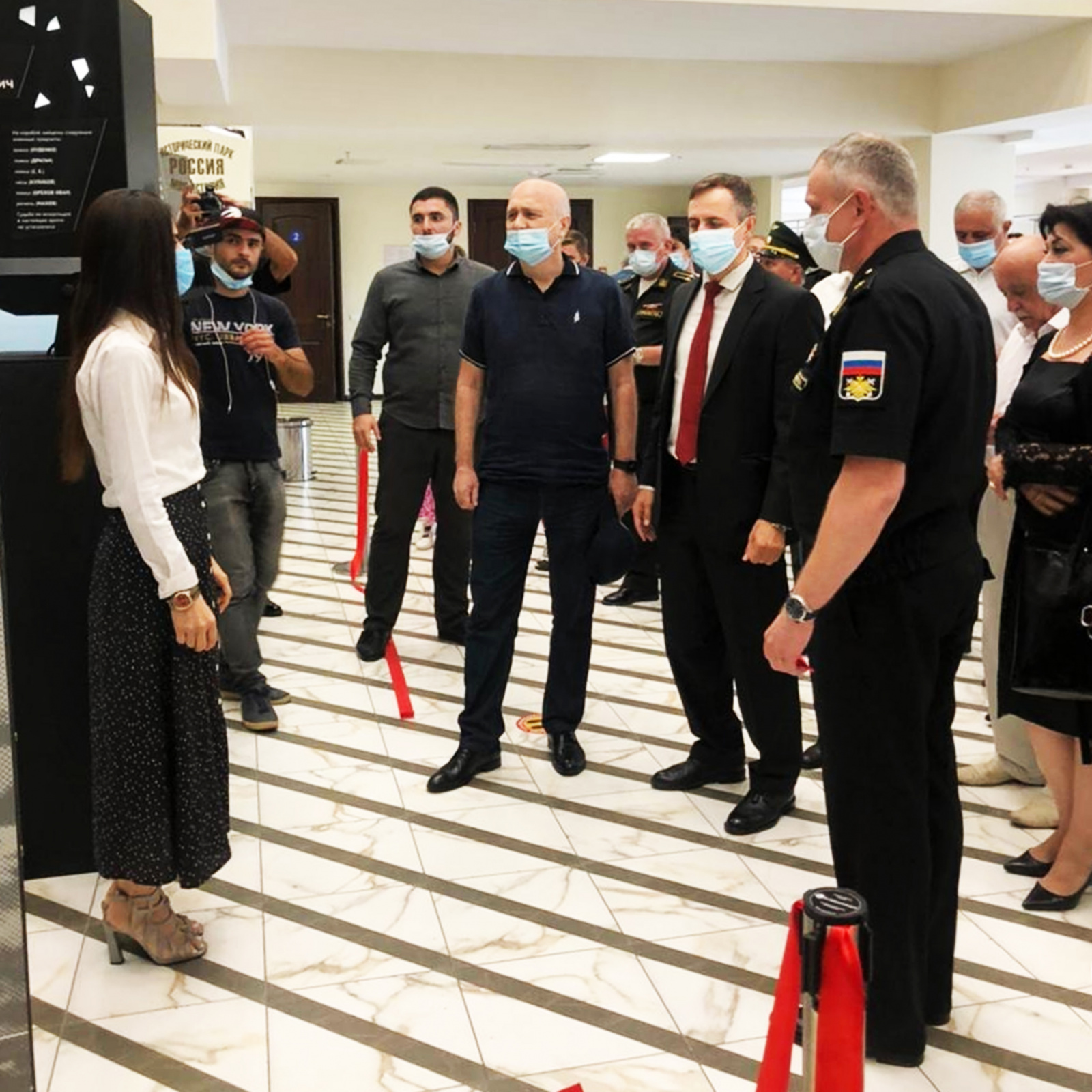 Открытие входа к экспозиции выставки. Фото предоставлено Дагестанским отделением РГО.