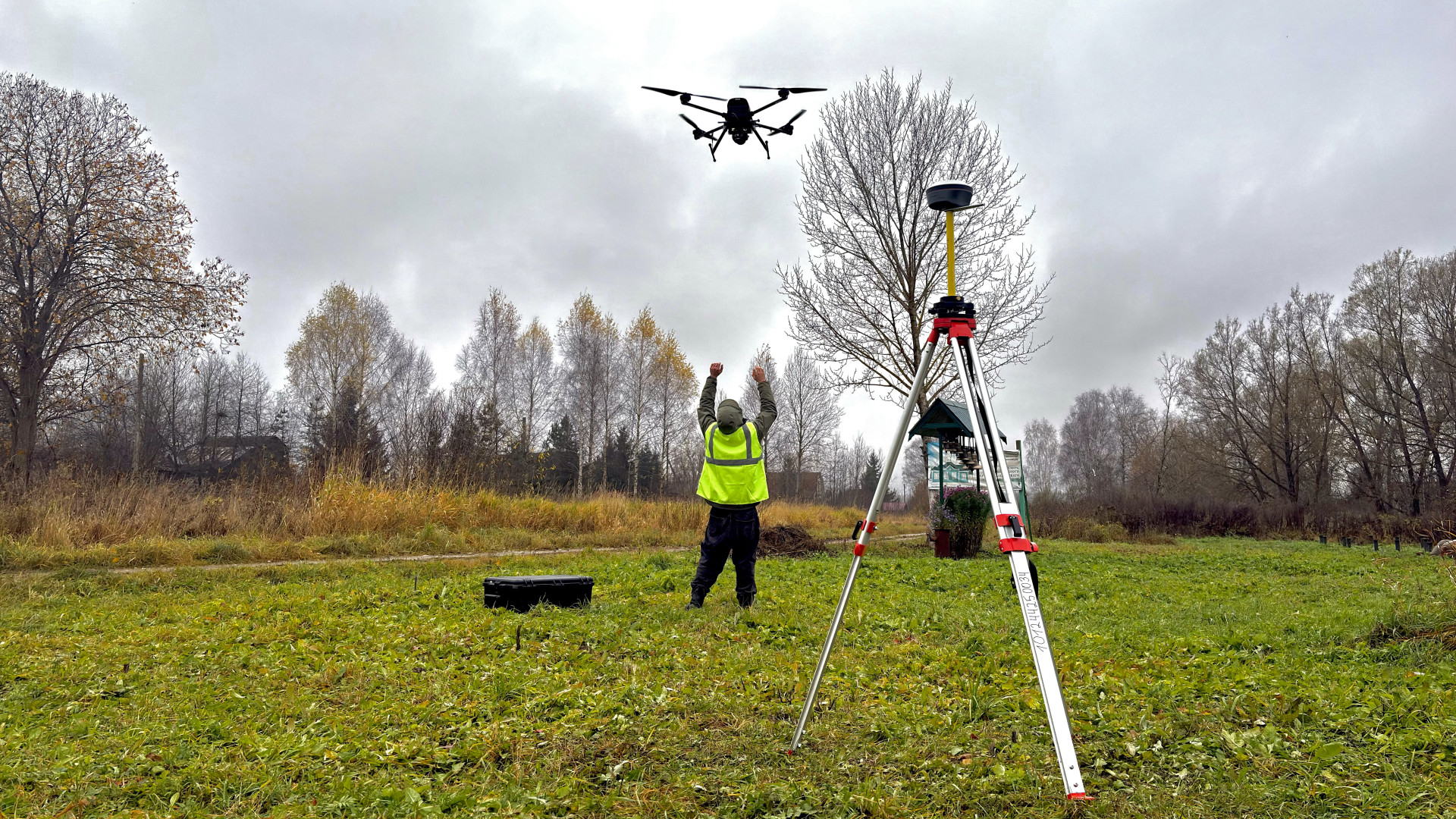 Рекогносцировочное обследование Плещеева озера и его притоков. Фото: МИИГАиК