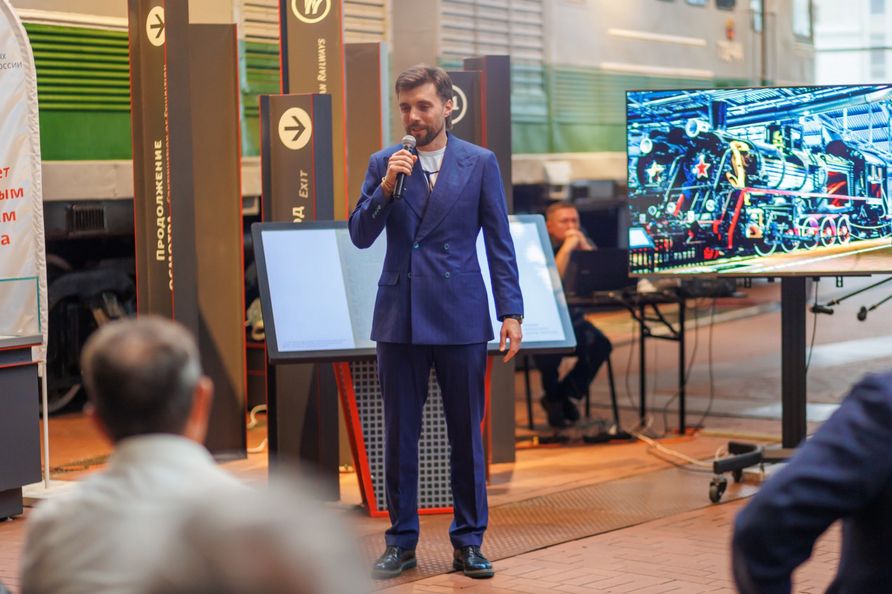 Ilya Gurov at the opening of the exhibition 