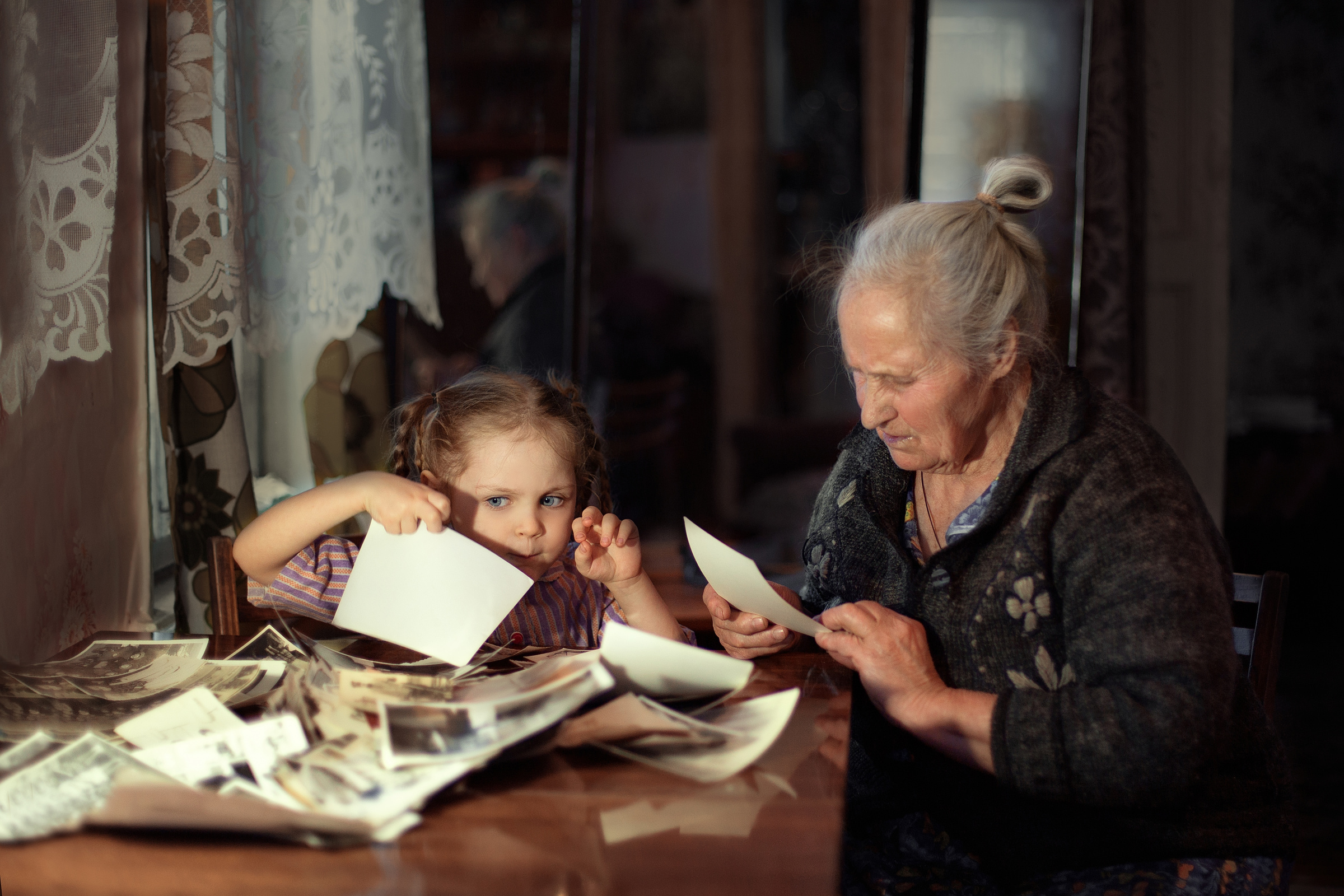 Самое главное в семейной фотографии, по мнению автора, — преемственность поколений. Фото: Юлия Белякова