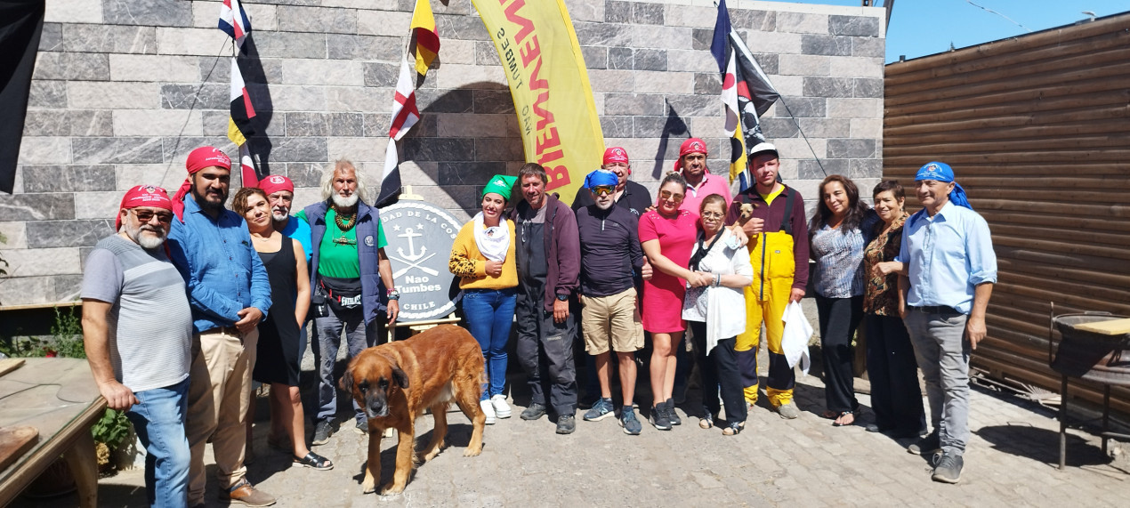 With Chileans in the port of Talcahuano. Photos of the expedition participants