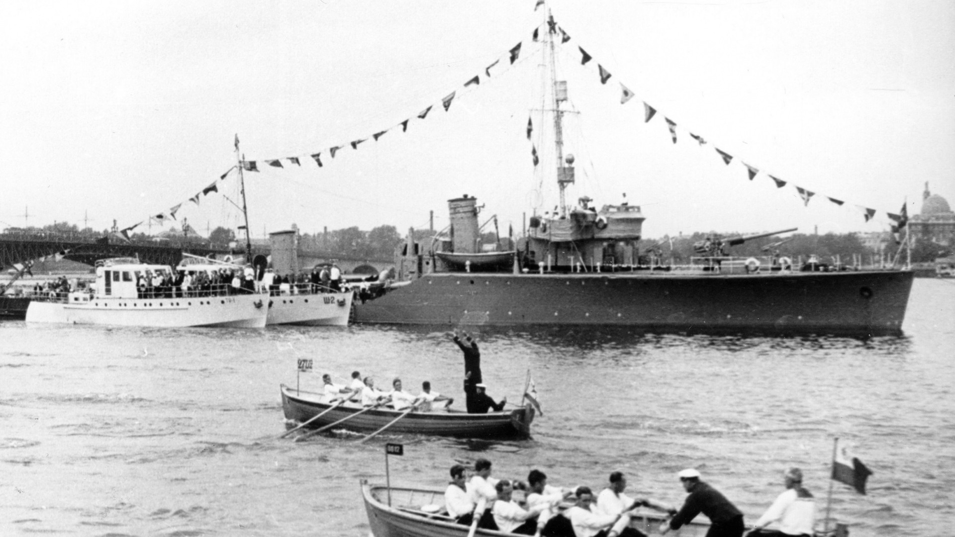 Сторожевой корабль Балтийского флота «Циклон» на праздновании дня Военно-Морского Флота в Ленинграде. Фото: pastvu.com