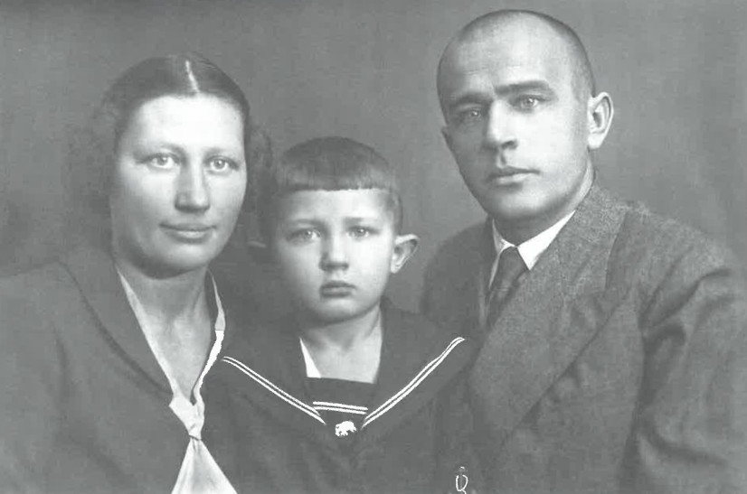 Владимир Котляков с родителями. Фото: из личного архива Владимира Котлякова