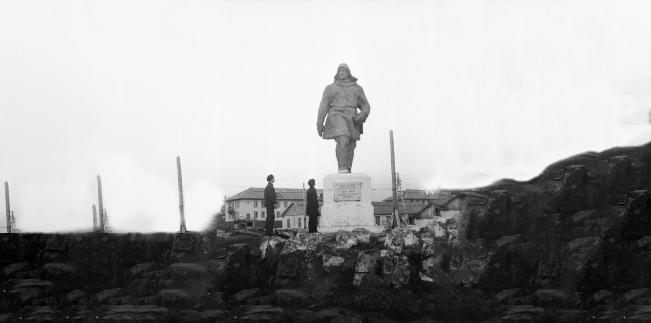 Памятник в честь полярного исследователя Никифора Бегичева в поселке Диксон. Фото: https://goskatalog.ru