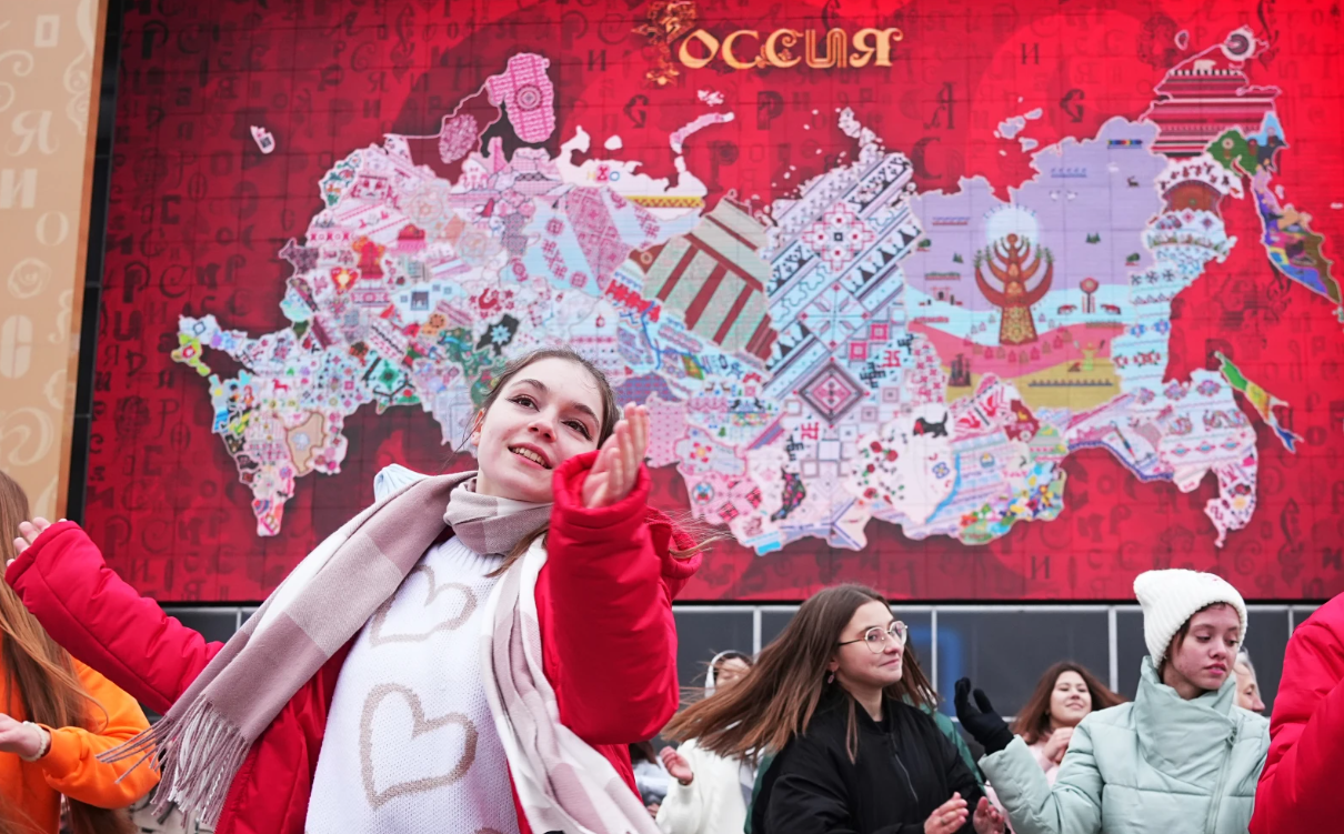 Guests of the exhibition-forum "Russia". Photo: ANO “Directorate of the exhibition of achievements ‘Russia’”