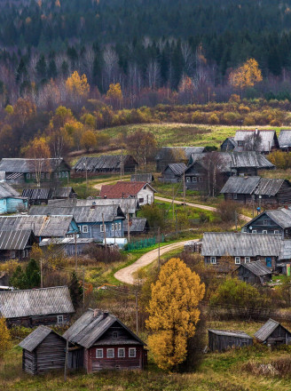 Даже небольшая деревня является маленьким островком тепла. Фото: Фёдор Лашков, участник конкурса РГО «Самая красивая страна»