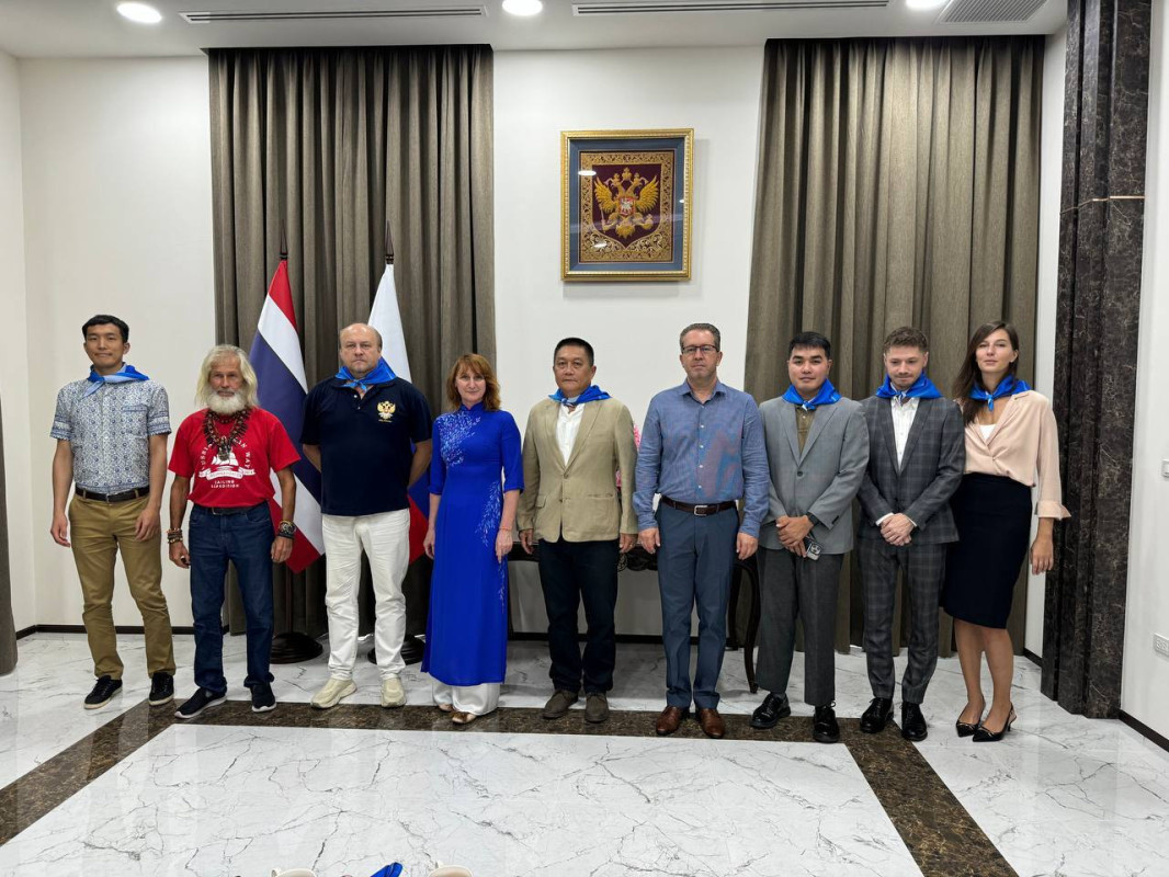 At a meeting at the Russian consulate. Photos of the expedition participants