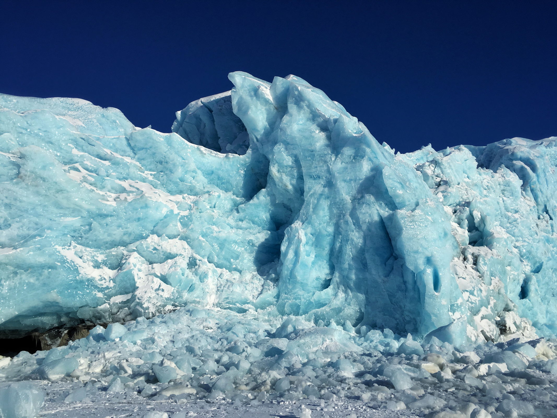 Ледник в районе посёлка Пирамида, Шпицберген. Фото: Анастасия Чеснокова, участник конкурса РГО 