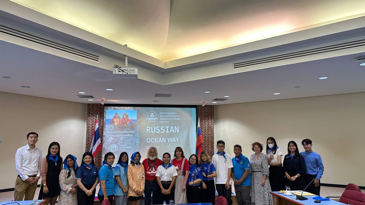 Meeting with students of the local university. Photos of the expedition participants