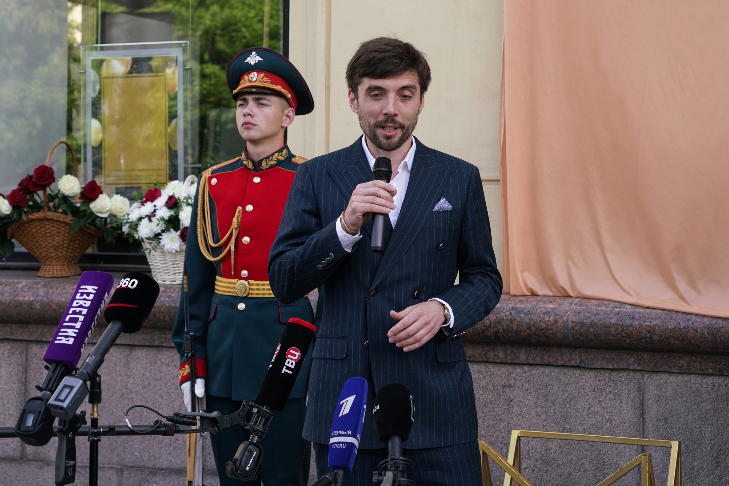 Мемориальная доска в честь Евгения Фёдорова появилась в Москве - Новости РГО