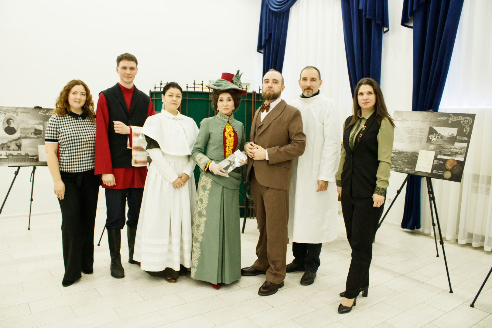 Примерно так выглядели жители Юзовки (Донецка) в конце XIX века. Фото: пресс-служба Донецкого республиканского краеведческого музея