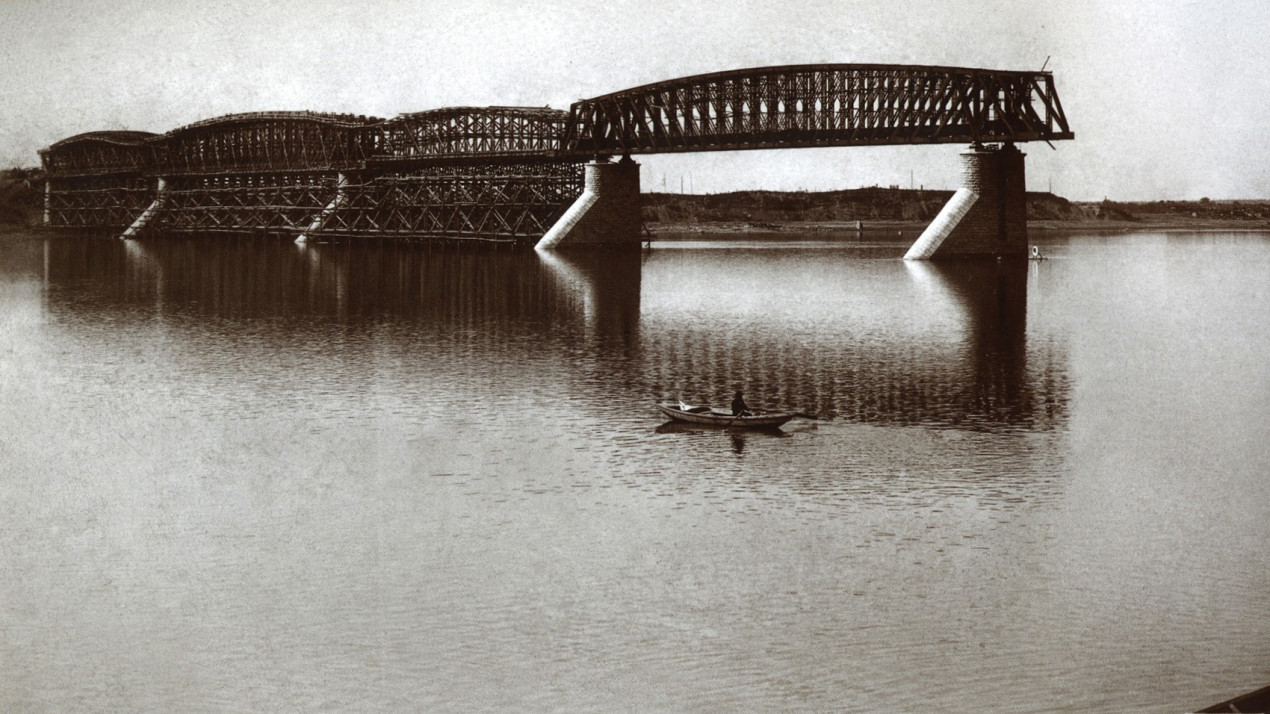 Строительство моста через Обь оказалось непростой задачей. Фото: wikipedia.org
