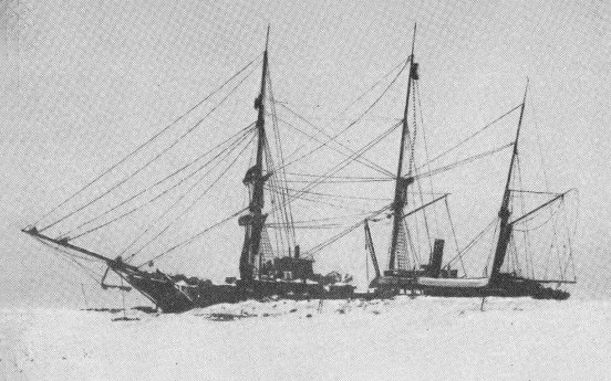 «Заря» на первой зимовке у берегов Таймыра. Фото: https://ru.wikipedia.org