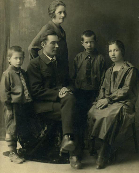 Фотография из архива семьи Ленько 