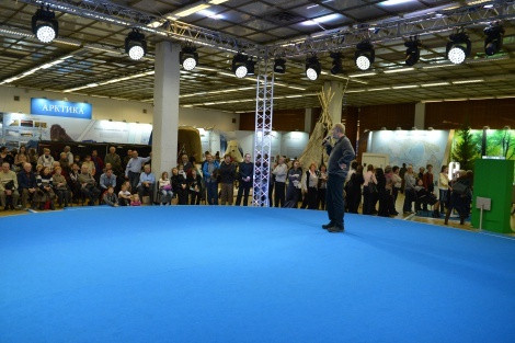 Vasily Elagin is telling the attendants of the Festival about the legendary terrapin Emelja. Photo by Nikolay Razuvaev