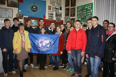 Three hundred children from 55 regions have already plunged into the world of discoveries, have learnt more about the geography of Russia and its native region, and have presented themselves as a traveler and a pioneer. For three weeks, as long as the pro