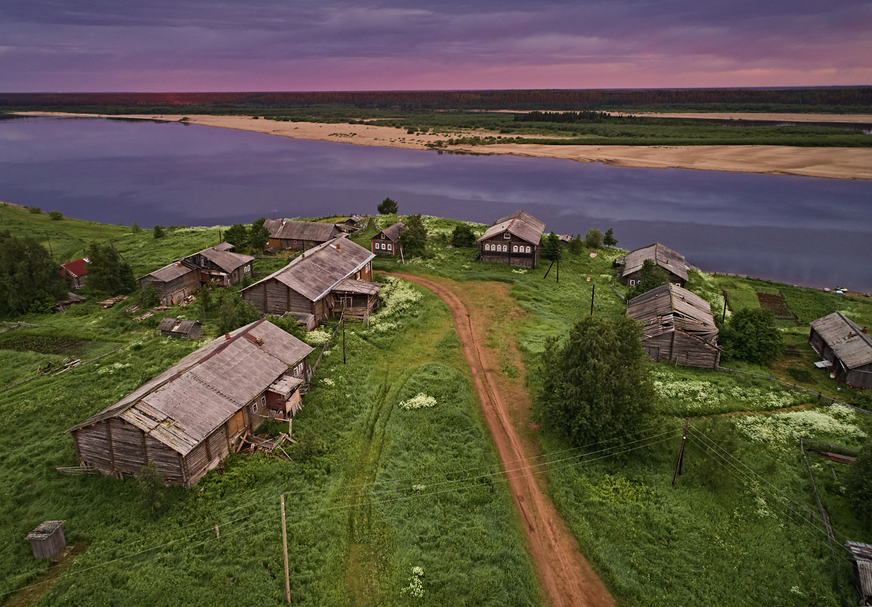 Деревня в Архангельской области. Фото: Илья Дровнин