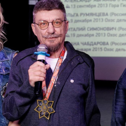 Вячеслав Адров