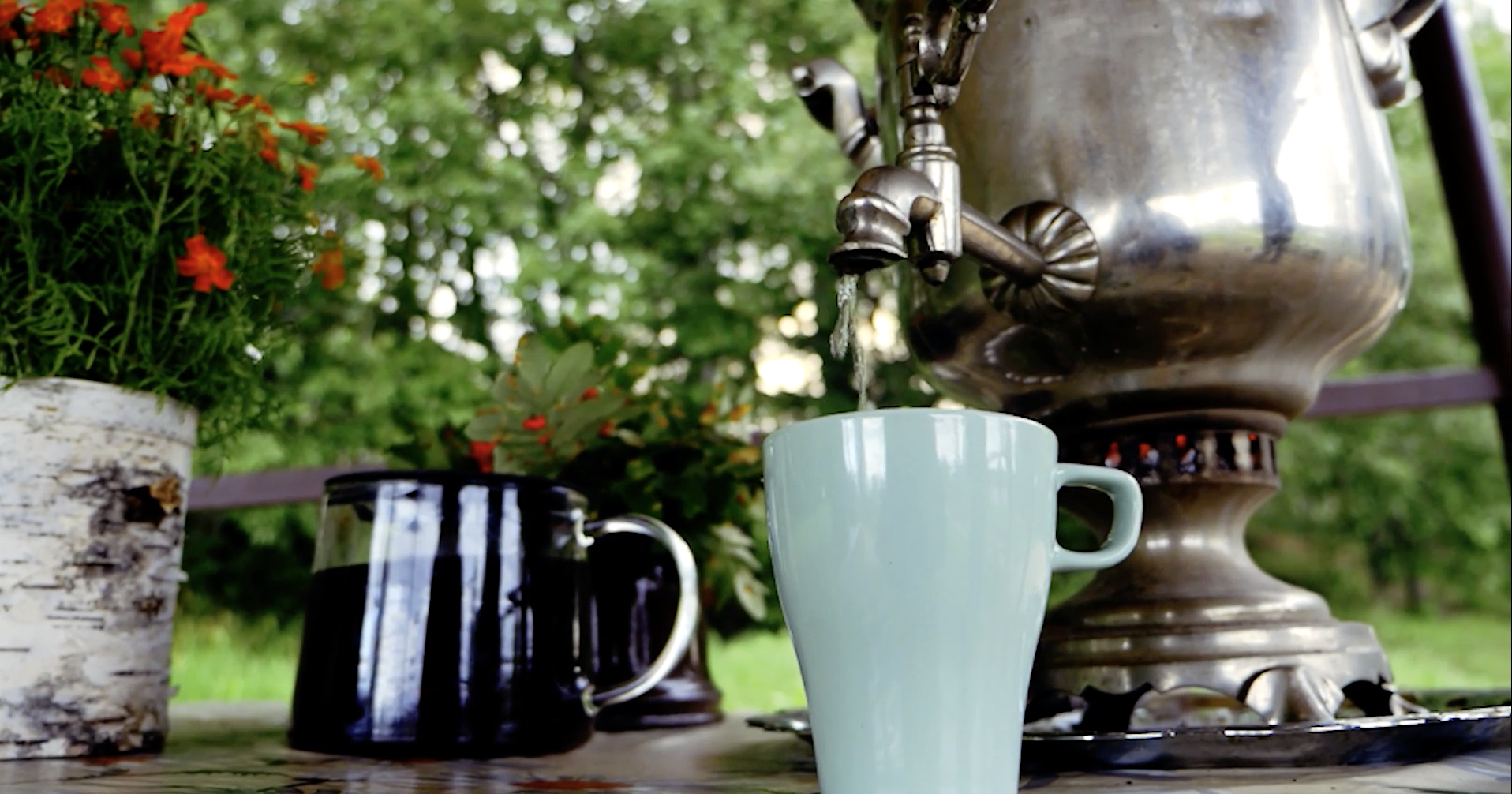 Настойки и чаи из разнотравья стали символом карельского застолья. Фото предоставлено туроператором 