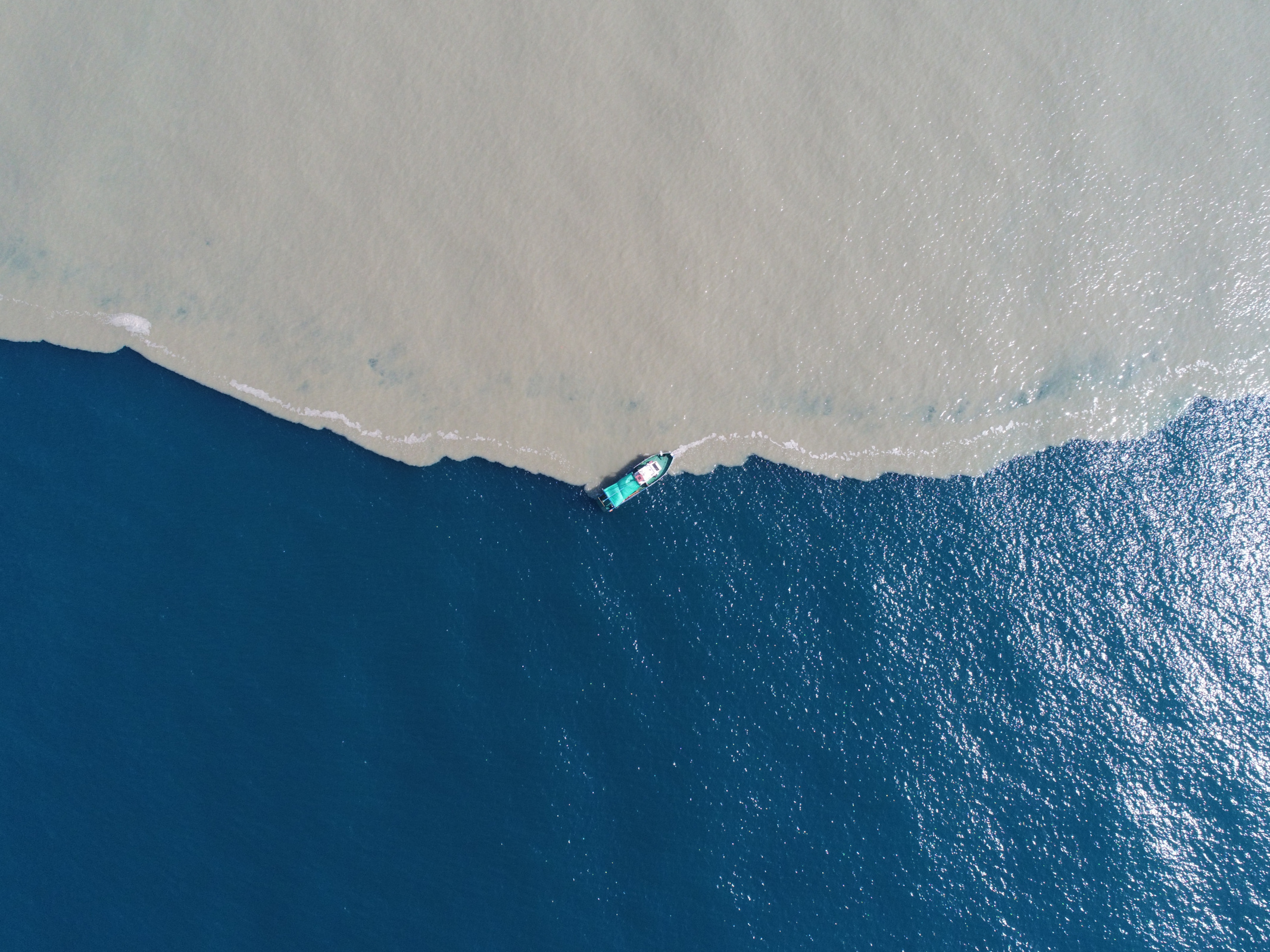 Граница между опреснённой и солёной водой в Чёрном море. Фото: Александра Барымова