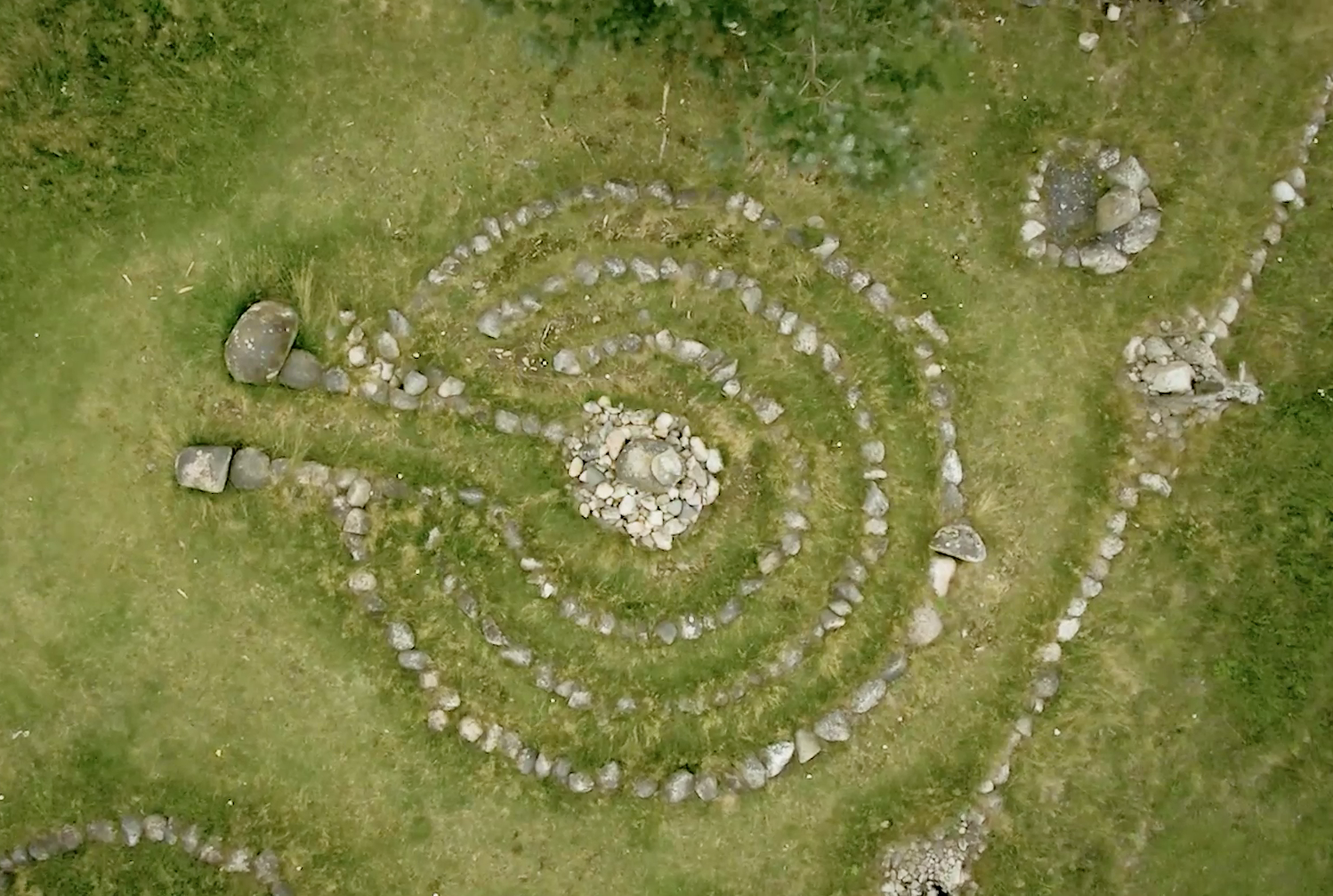 Концентрические каменные круги относятся к периоду позднего неолита. Фото предоставлено туроператором 