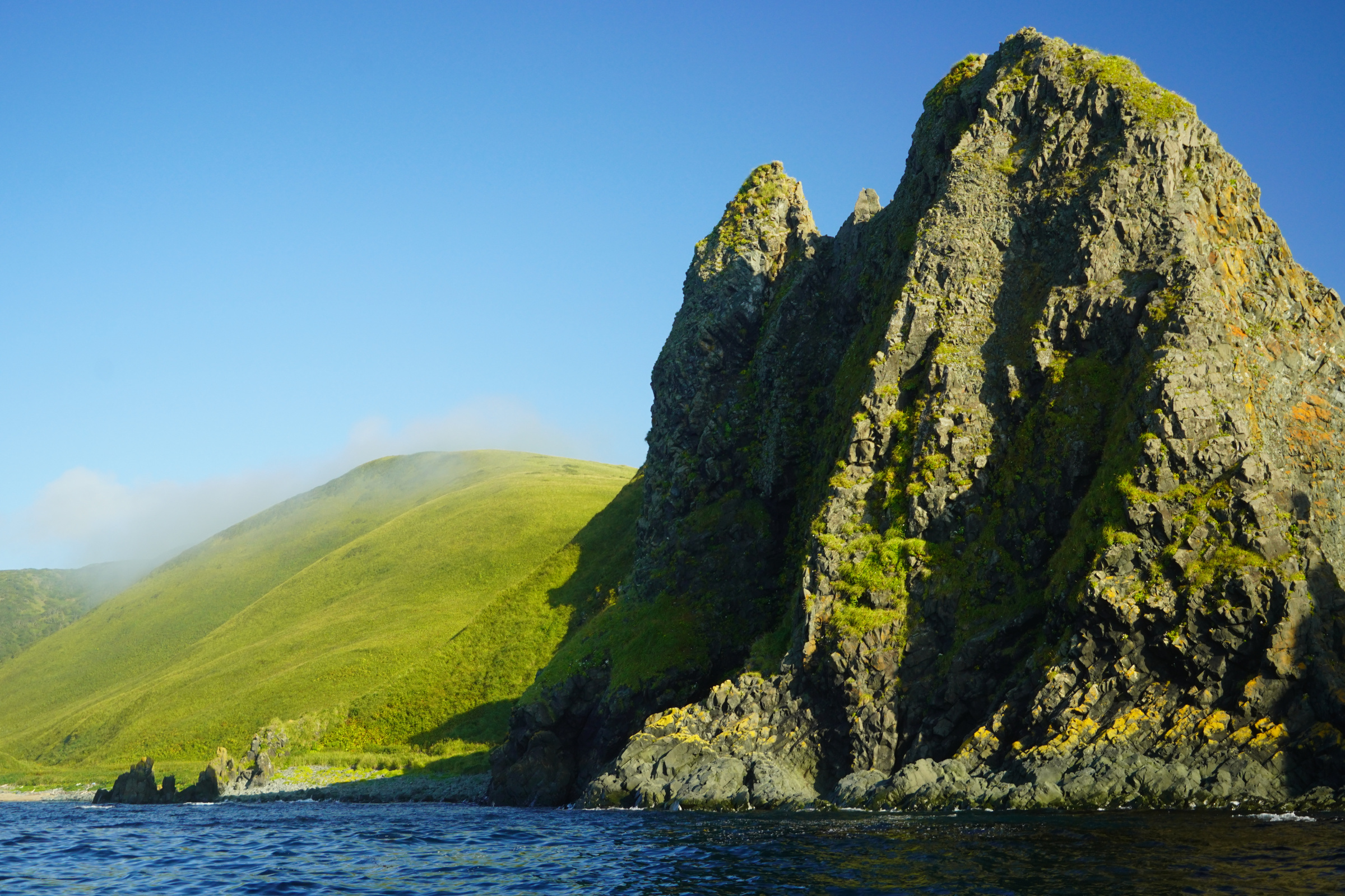 Мыс Ван-дер-Линда на острове Уруп. Фото: Даниил Годлевский
