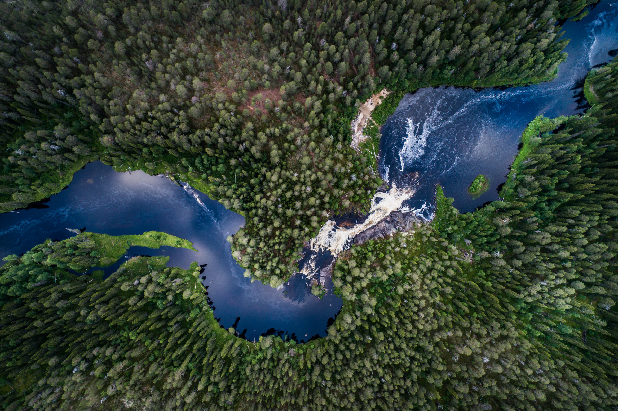 Каскады водопадов. Фото: Георгий Шпикалов, участник фотоконкурса РГО 