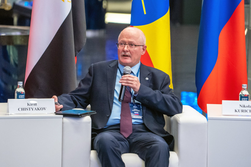 Kirill Chistyakov reminded about the strong traditions of studying and teaching geography in Russia. Photo: Vladimir Neskoromny / press-service of the RGS