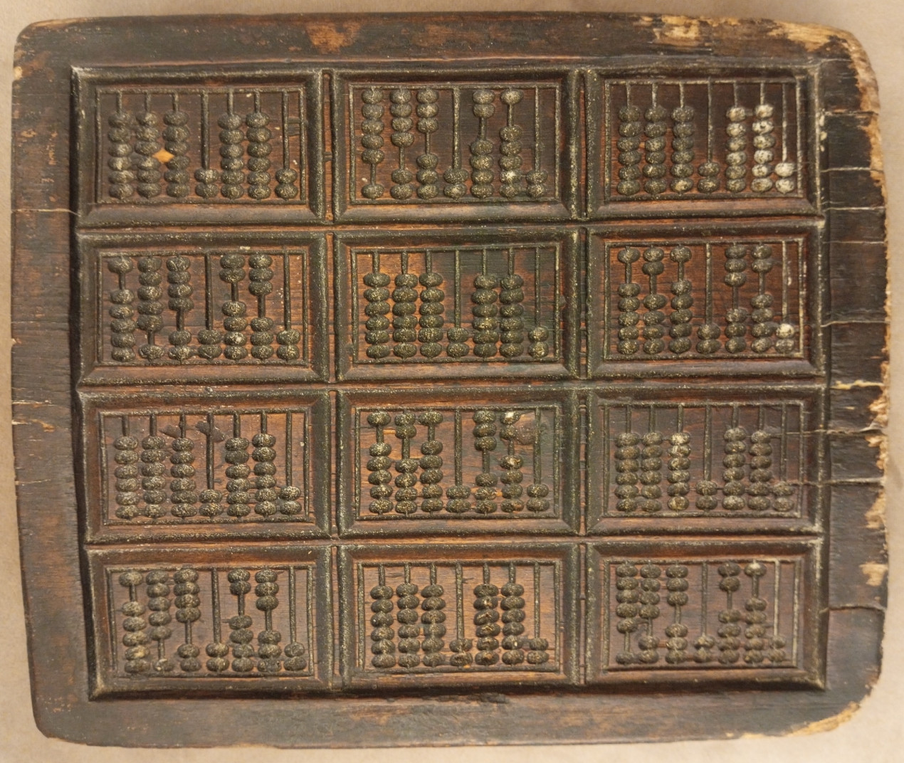 Пряничная доска с изображением счет. Фото: vk.com/gorodmuseumgorodec