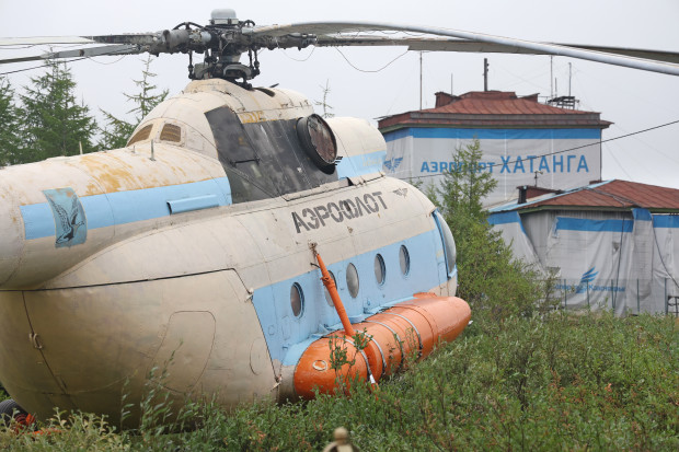 Вертолёт в аэропорту Хатанги. Фото: пресс-служба РГО