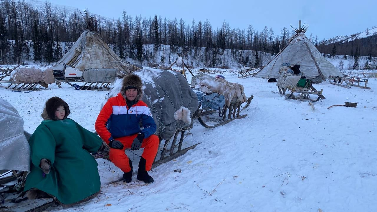 Чудесные каникулы в чуме. Фото: страница Павла Красновида ВКонтакте