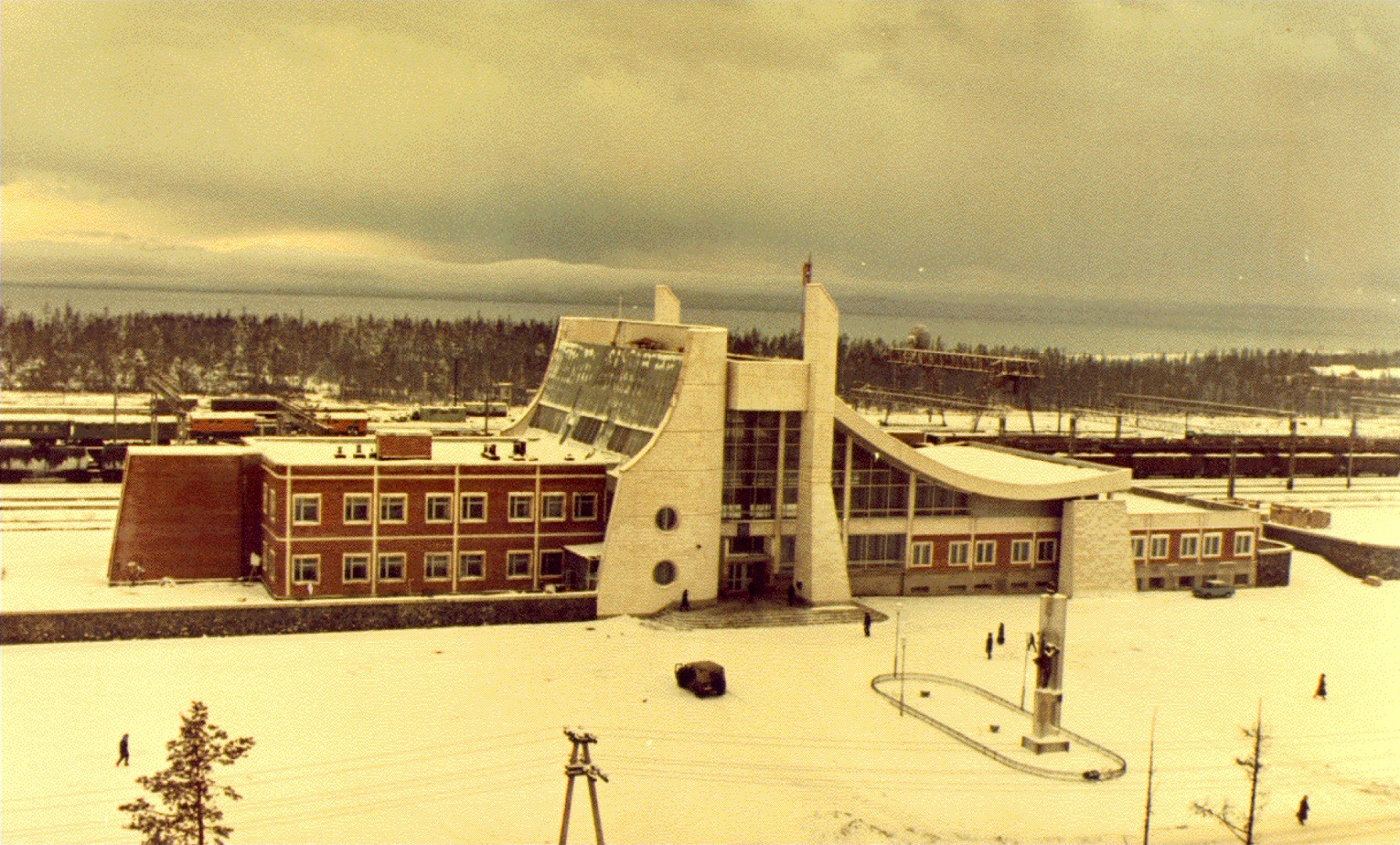 Вокзал Северобайкальска, города заложенного благодаря строительству БАМа. Фото из собрания Исторического музея