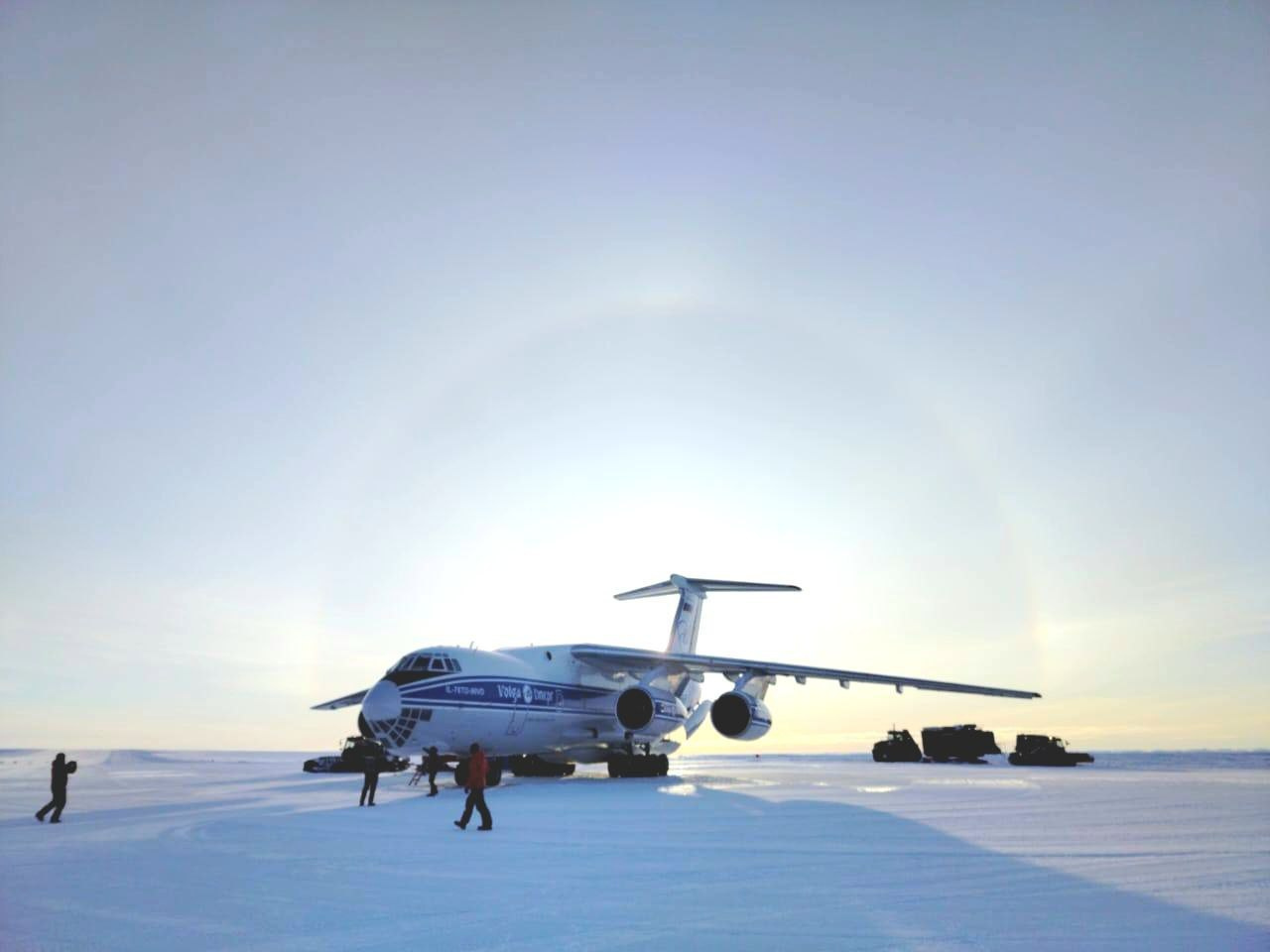 Российский самолёт в Антарктиде. Фото: ААНИИ.