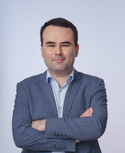 Лектор — Николай Константинович Куричев, декан факультета географии и геоинформационных технологий НИУ ВШЭ, кандидат географических наук.