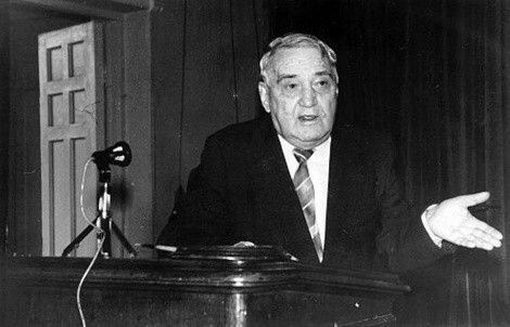 Lev Gumilev speaks in the Geographical Society. Photo from the scientific archive of the Russian Geographical Society