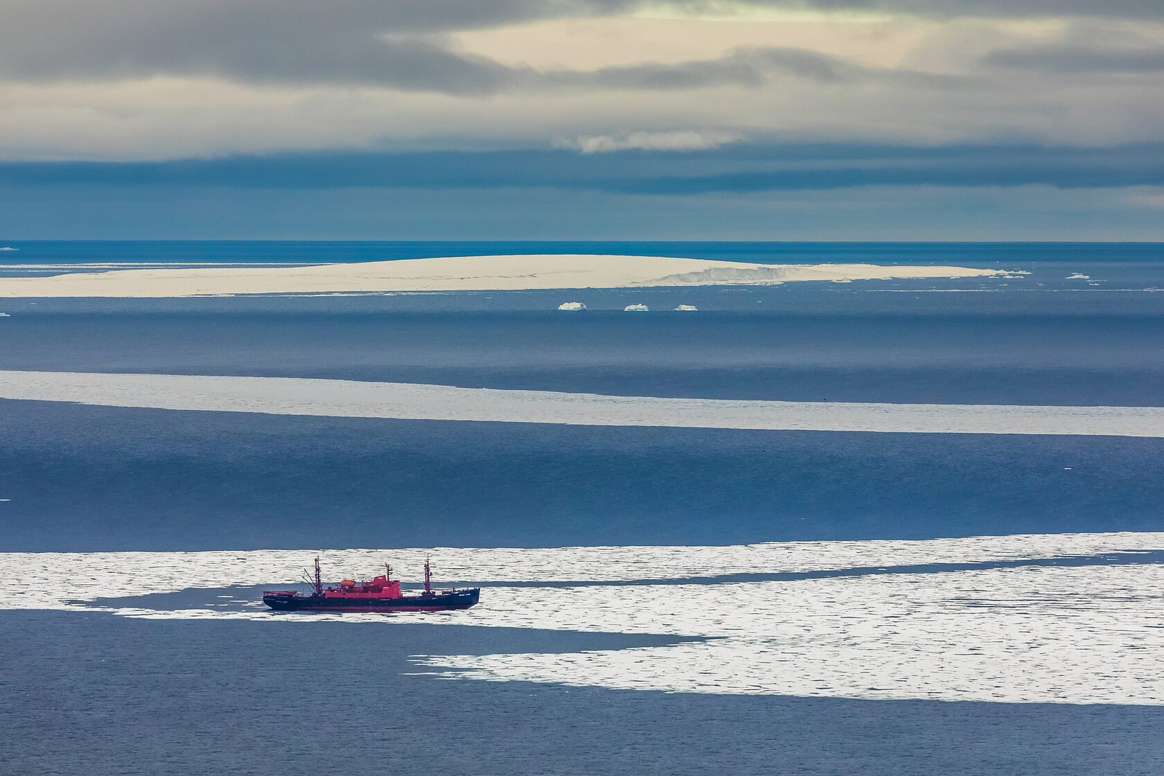 Бескрайние просторы Северного Ледовитого океана. Фото: Кирилл Уютнов